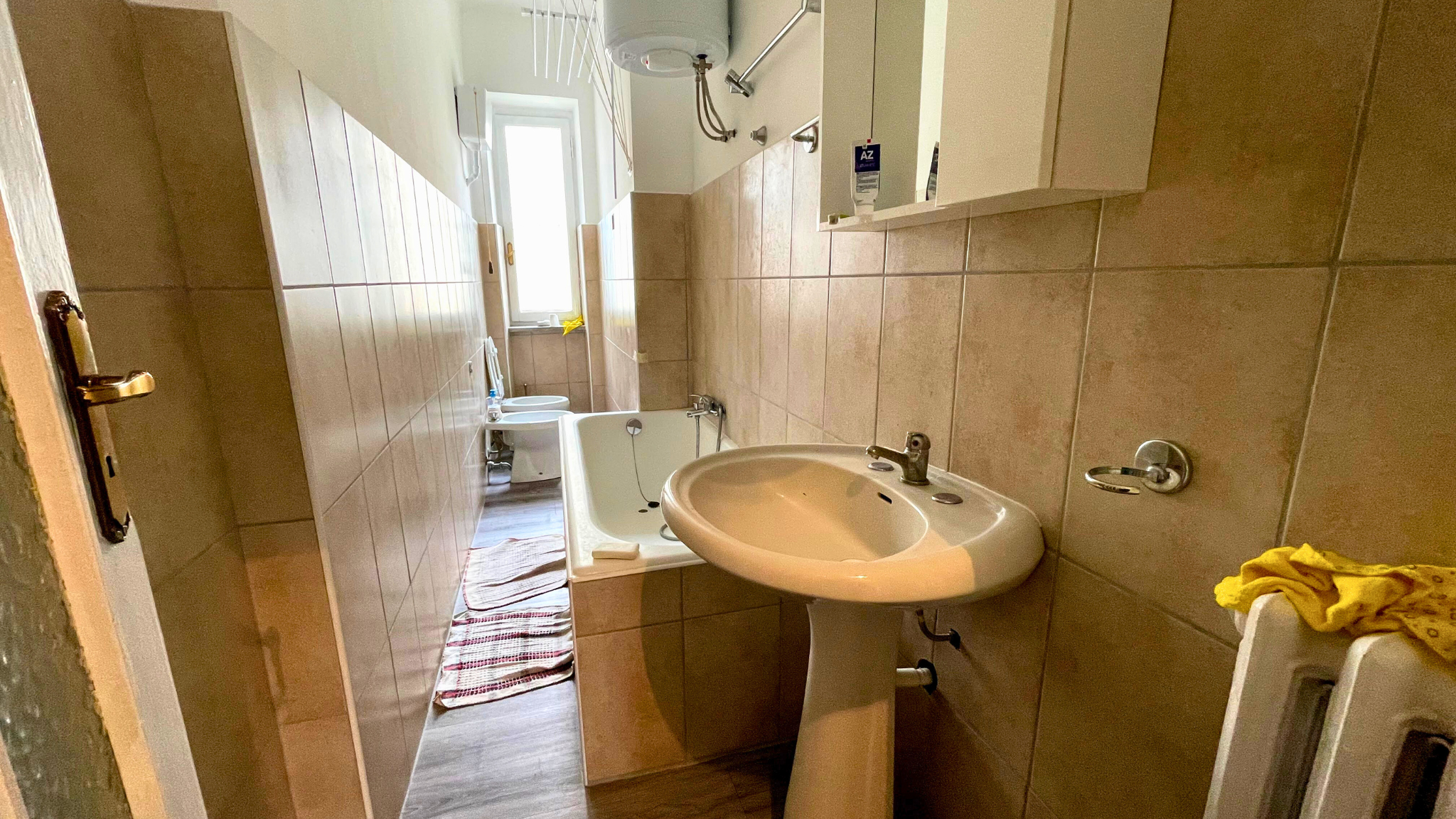 Visualizza annuncio di Affitto-Immobile a,